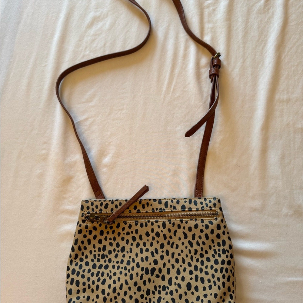 Universal Thread Cheetah Print Crossbody Bag